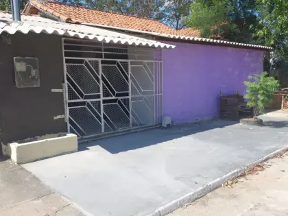 ALUGA-SE CASA ACONCHEGANTE E PRÁTICA 🏡Ideal para quem busca conforto, segurança e um bom espaço ao ar livre!