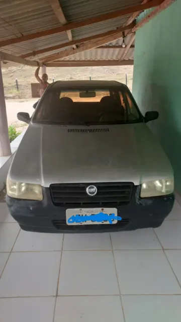 Fiat Uno Mille Fire 2004 com som automotivo incluído