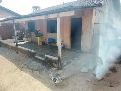 Casa à venda com Terreno enorme - ideal para ampliação ou construção